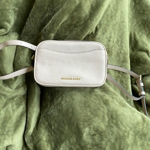 Reposh! Bought for trip used lightly 1 time